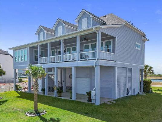 Attached, Exterior, Facade, Water, Farmhouse