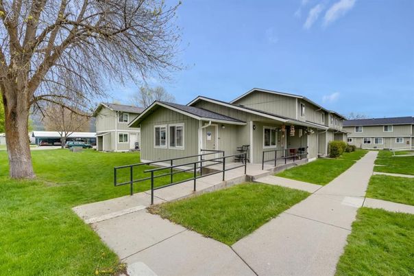 Backyard, Exterior, Facade, Farmhouse