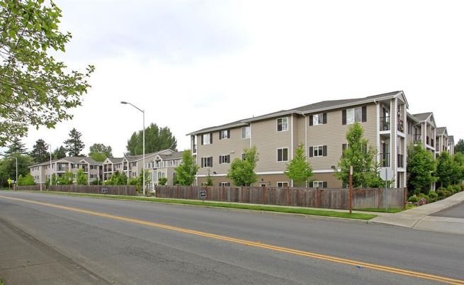Exterior, Facade, Rowhouse