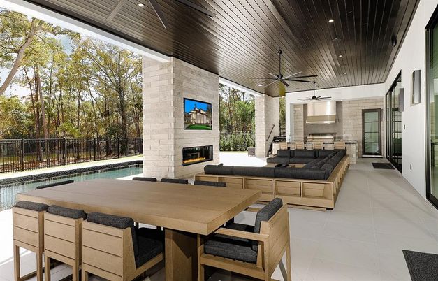 Exterior, Fireplace, Pool