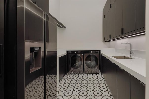 Interior, Washer