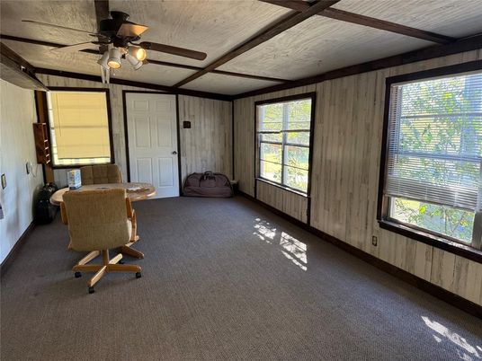 Empty room, Interior, Wooden Beams