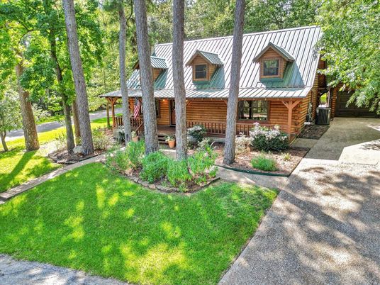 Exterior, Facade, Log Home