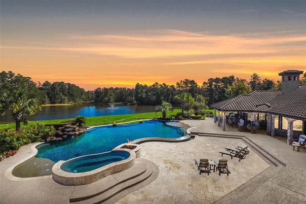 Exterior, Lake, Pool