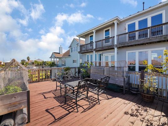 Exterior, Wood Texture Flooring