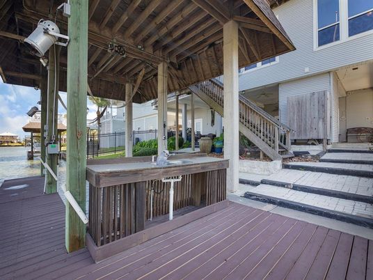 Exterior, Hot Tub
