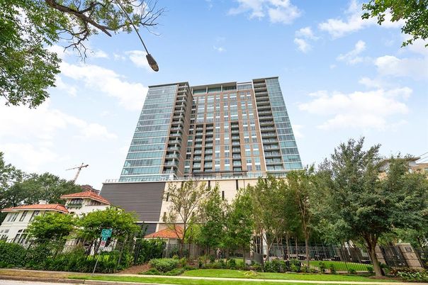 Exterior, Facade, Highrise