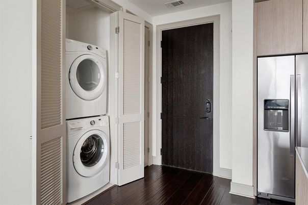 Interior, Utility Closets, Washer, Wood Texture Flooring
