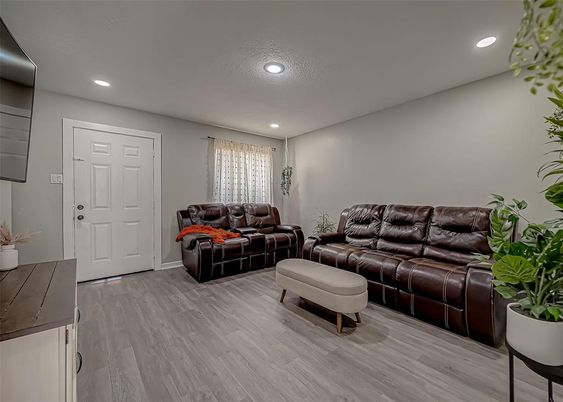 Interior, Living room, Recessed Lighting, Wood Texture Flooring