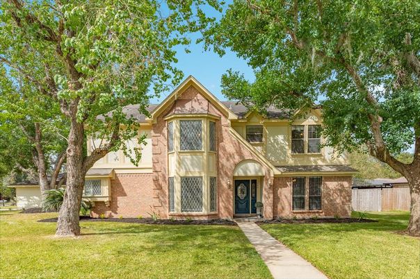 Exterior, Facade, Brick Facade, Tudor Revival