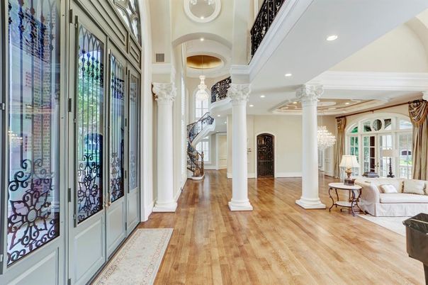 Chandelier, Interior, Living room, Recessed Lighting, Wood Texture Flooring