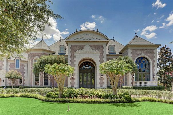 Exterior, Facade, Brick Facade, French Provincial