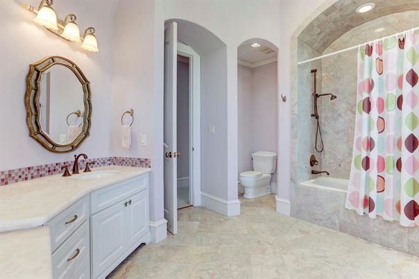 Bathroom, Interior, Recessed Lighting