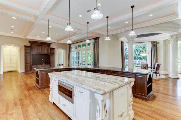 Dining room, Interior, Kitchen, Pendant Lights, Recessed Lighting, Wood Texture Flooring