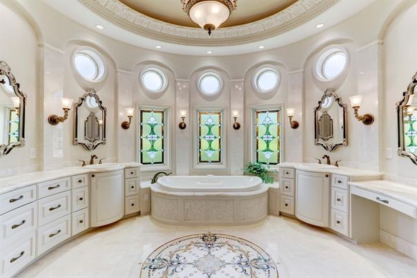 Bathroom, Dual Sink Vanities, Interior, Recessed Lighting