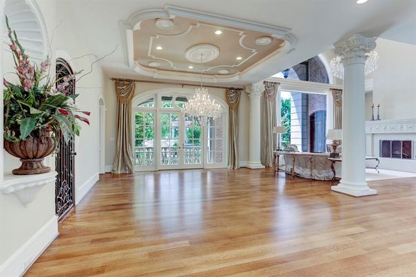 Chandelier, Fireplace, Interior, Recessed Lighting, Wood Texture Flooring