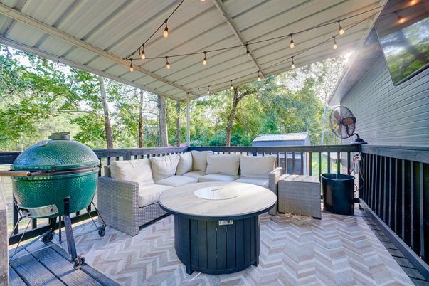 Exterior, Hot Tub