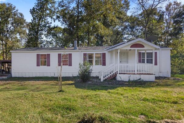 Backyard, Exterior, Facade, Ranch