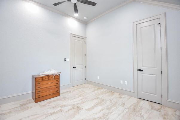 Empty room, Interior, Marble, Recessed Lighting