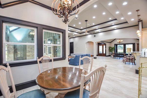 Chandelier, Dining room, Interior, Living room, Pendant Lights, Recessed Lighting, Wood Texture Flooring