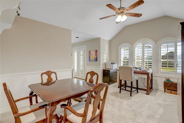 Home Office, Interior