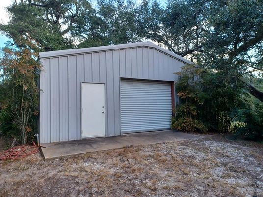 Detached Garage, Exterior