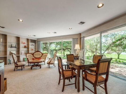 Dining room, Interior, Recessed Lighting