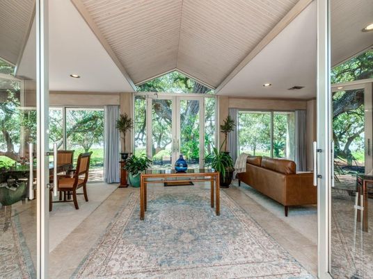 Dining room, Interior, Recessed Lighting