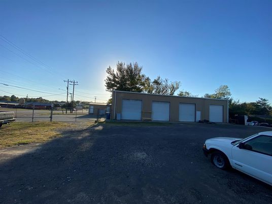 Detached Garage, Exterior