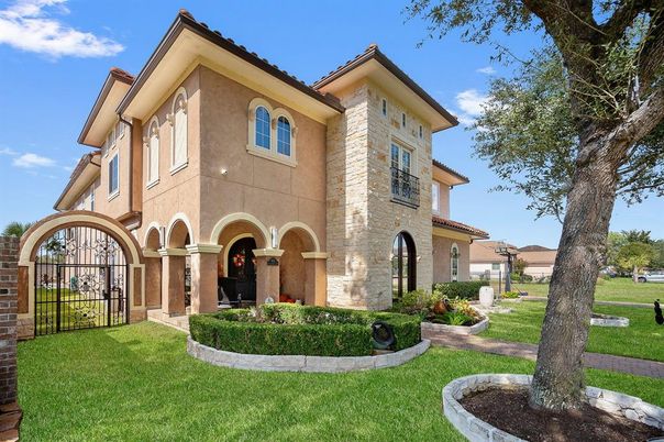 Backyard, Exterior, Facade, Mediterranean