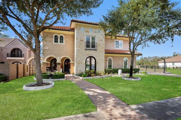 Backyard, Exterior, Facade, Brick Facade, Mediterranean