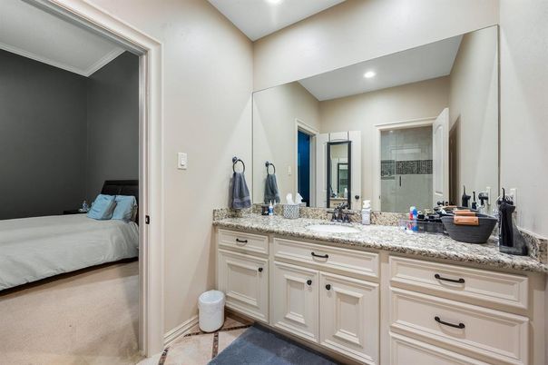Bathroom, Bedroom, Dual Sink Vanities, Interior, Recessed Lighting