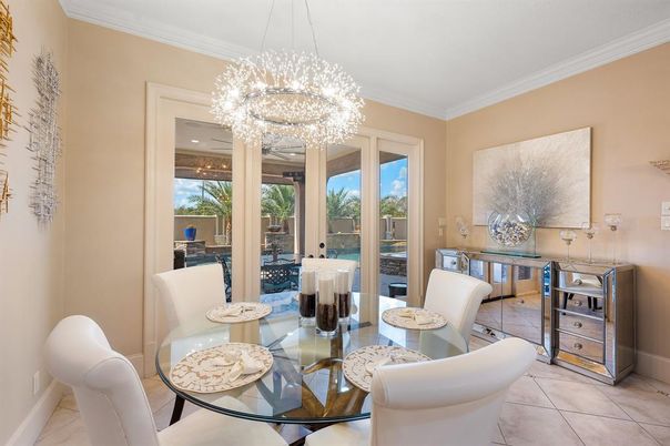 Chandelier, Dining room, Interior