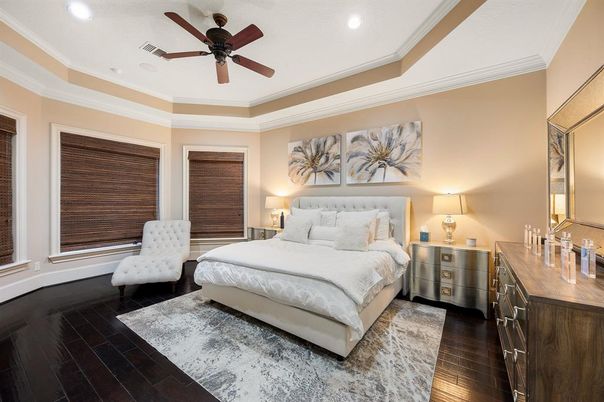Bedroom, Interior, Recessed Lighting, Wood Texture Flooring