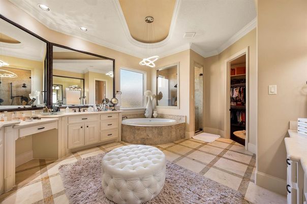 Bathroom, Dual Sink Vanities, Interior, Pendant Lights, Recessed Lighting