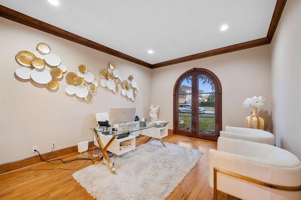 Home Office, Interior, Recessed Lighting, Wood Texture Flooring