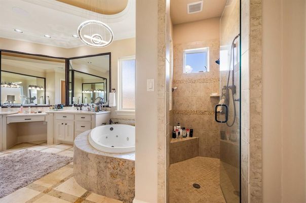 Bathroom, Glass Shower, Interior, Pendant Lights, Recessed Lighting