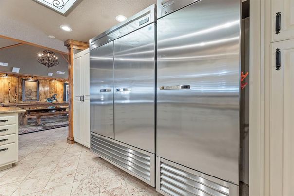 Chandelier, Interior, Kitchen, Recessed Lighting, Stainless Steel Appliances