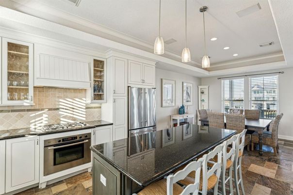 Dining room, Interior, Kitchen, Pendant Lights, Recessed Lighting, Stainless Steel Appliances