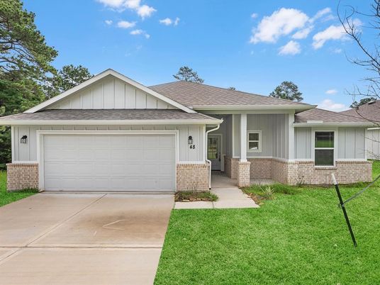 Attached, Exterior, Facade, Ranch