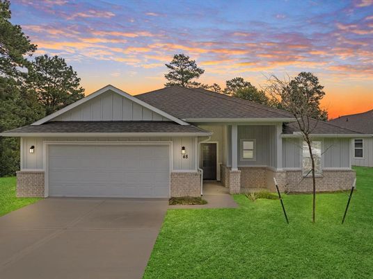 Attached, Exterior, Facade, Ranch