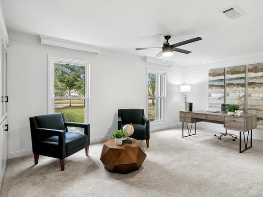 Home Office, Interior