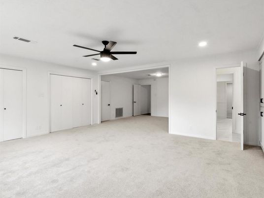 Empty room, Interior, Recessed Lighting