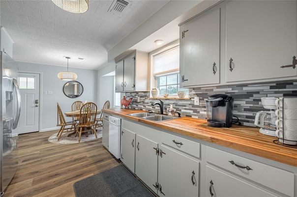 Dining room, Interior, Kitchen, Pendant Lights, Wood Texture Flooring