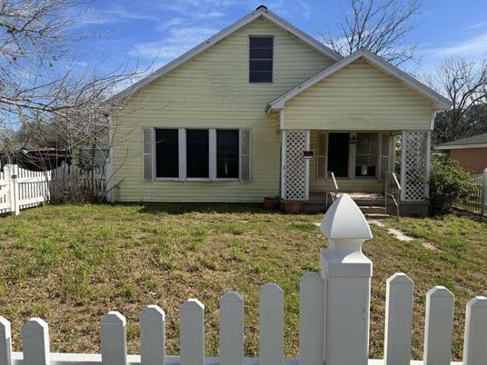 Backyard, Exterior, Facade, American Craftsman