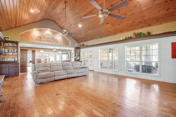 Interior, Living room, Recessed Lighting, Wooden Ceilings, Wood Texture Flooring
