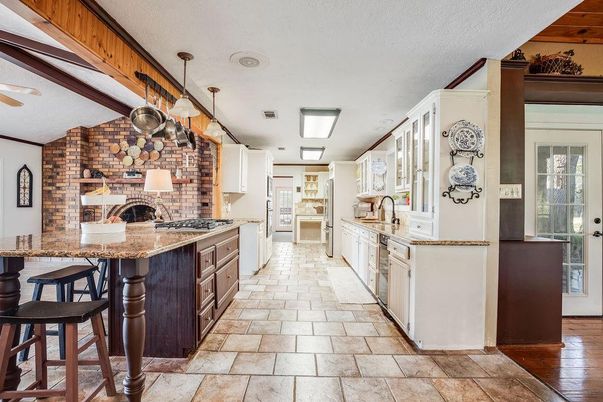 Interior, Kitchen, Pendant Lights, Stone Walls