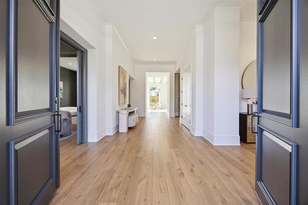 Interior, Recessed Lighting, Wood Texture Flooring