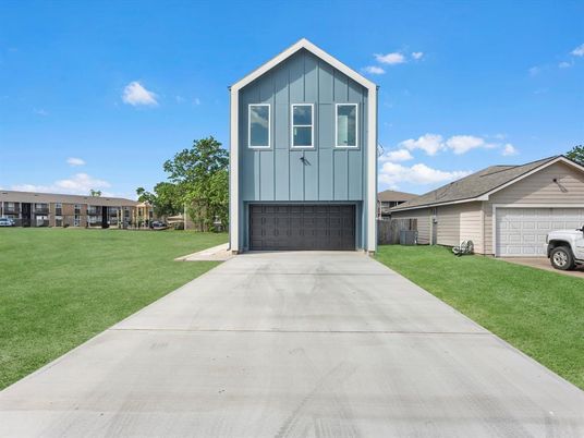 Backyard, Detached Garage, Exterior