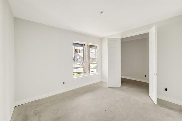 Empty room, Interior